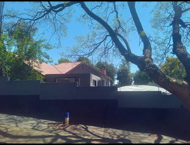 10 BEDROOM HOUSE FOR SALE IN MELVILLE